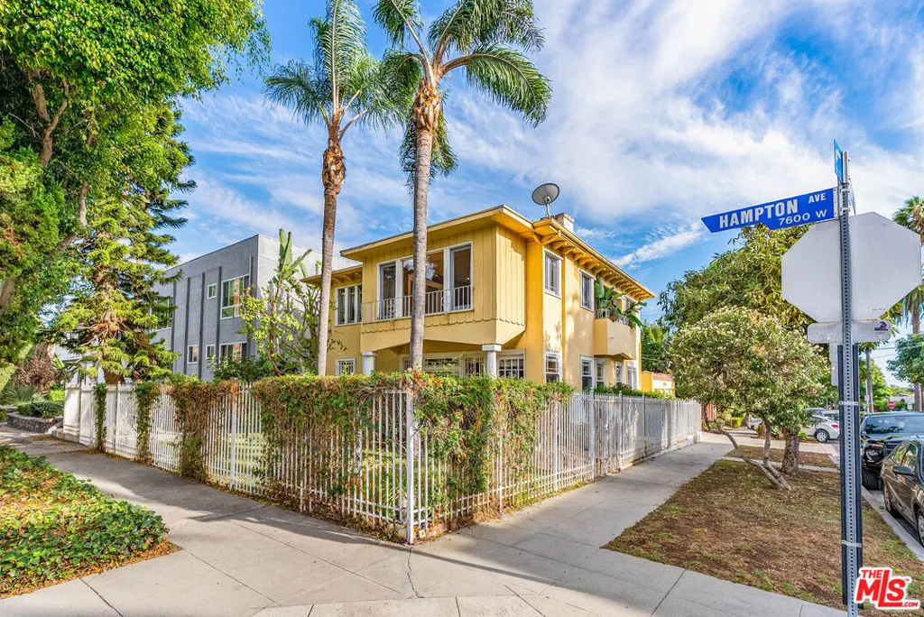 7642 Hampton Ave