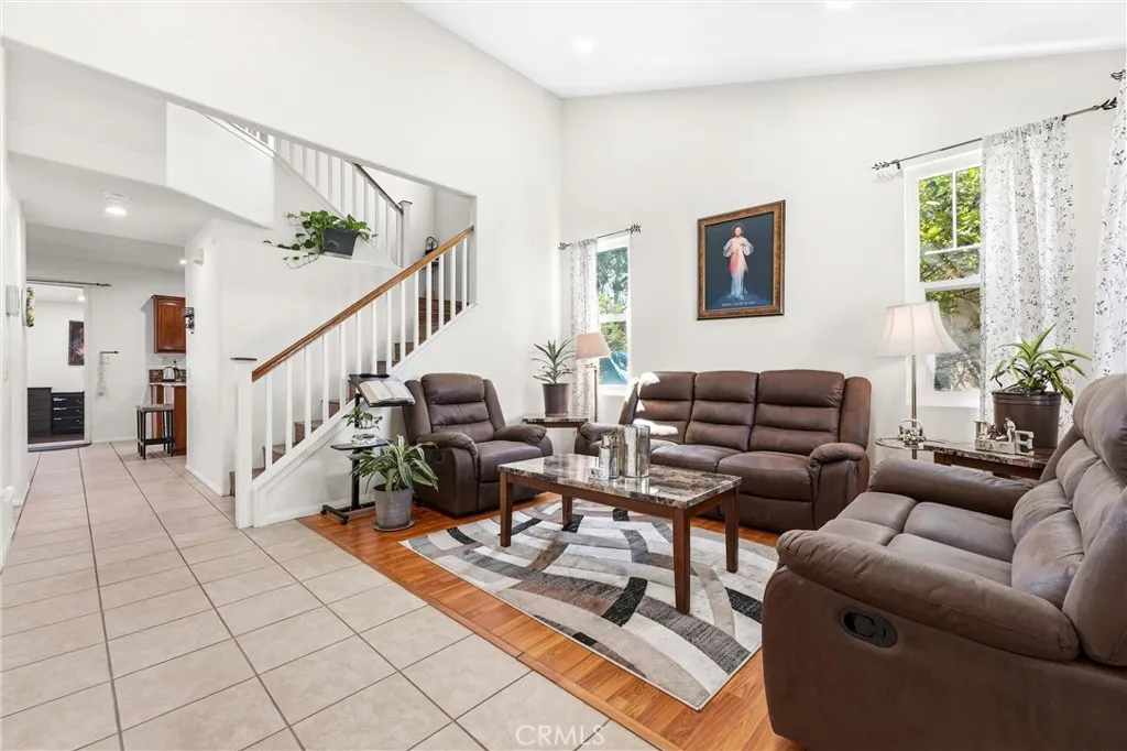 2822 Parksquare, Pomona, California 91767 — photo 4
