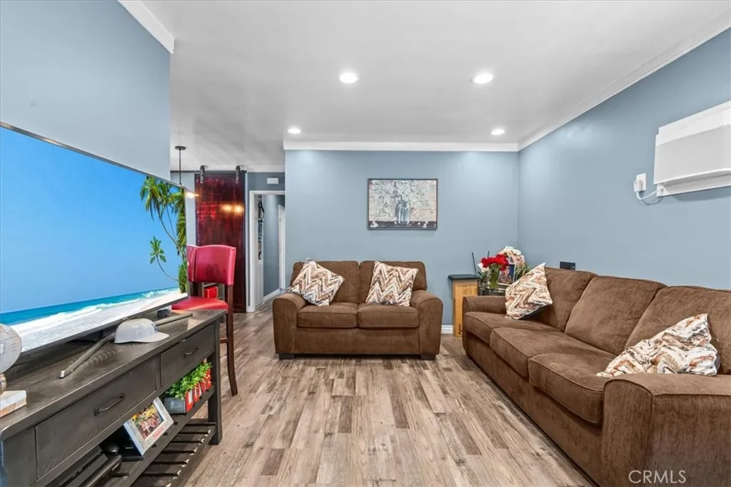 407 E Sunset, Long Beach, California 90805 — photo 5