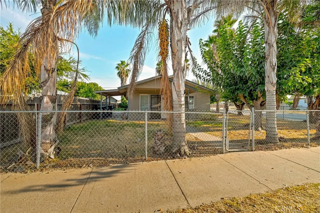 9566 E Broadway, Planada, California 95365 — photo 4