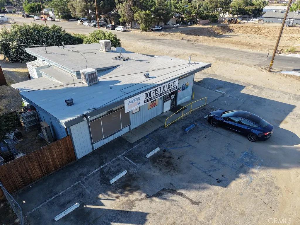 3933 Lake Isabella Blvd