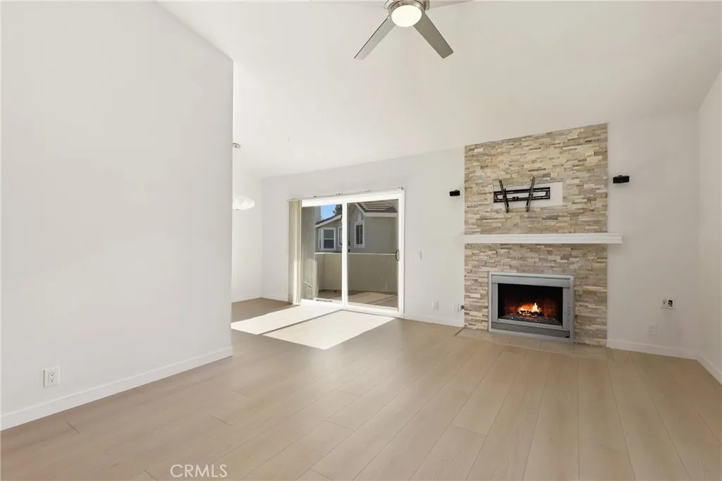 549 N Springbrook N, Irvine, California 92614 — photo 5