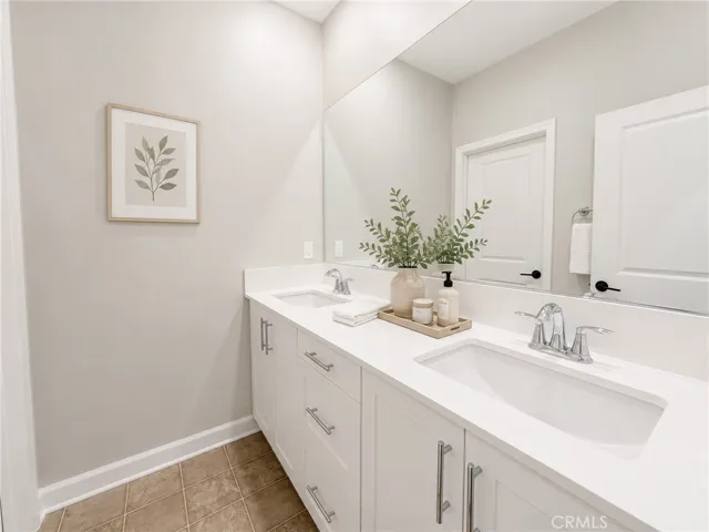 Virtually Staged-Hallway Bathroom