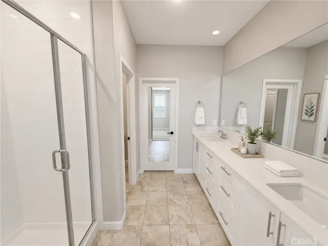Virtually Staged-Owner's Suite Bathroom