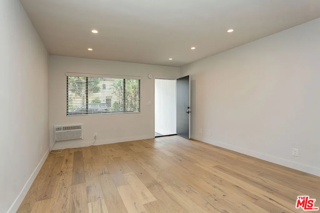 11680 W Ohio Avenue 208, Los Angeles, California 90025 — photo 4