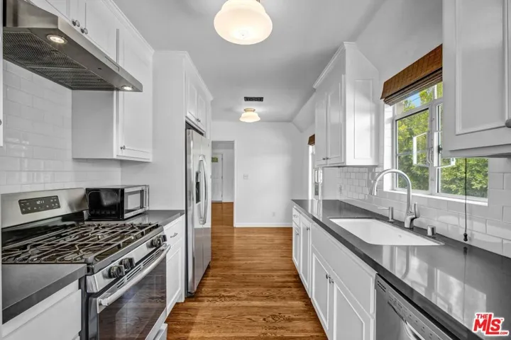 350 S Roxbury Drive, Beverly Hills, California 90212 — photo 5