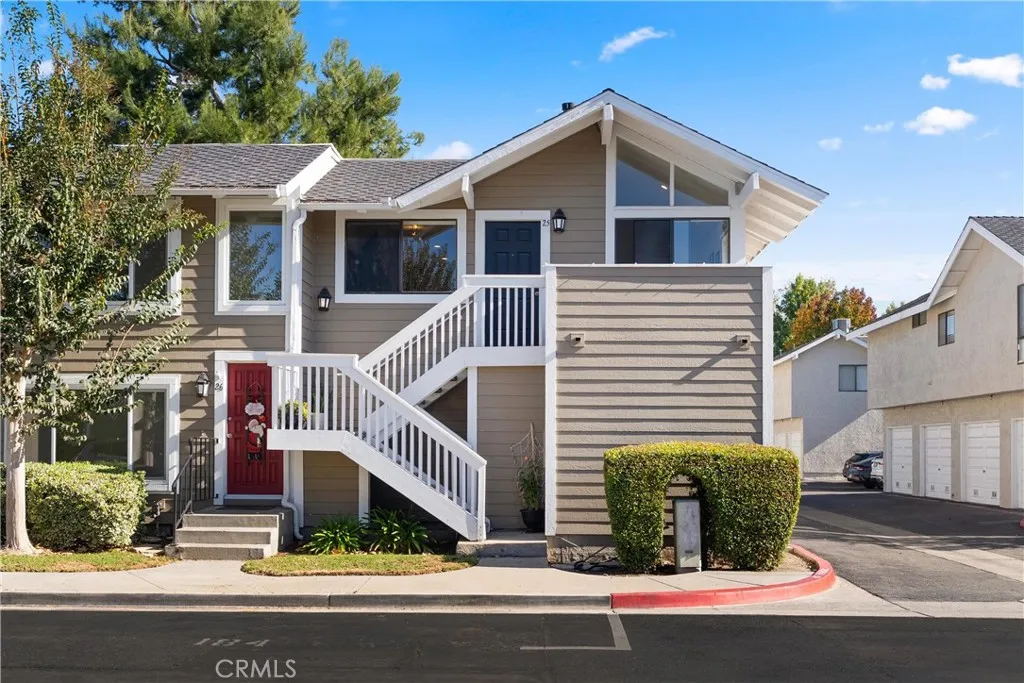 700 W Walnut Ave