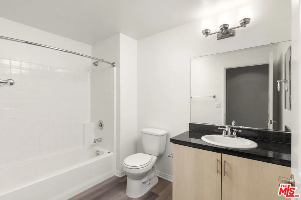 2nd Hallway Bathroom