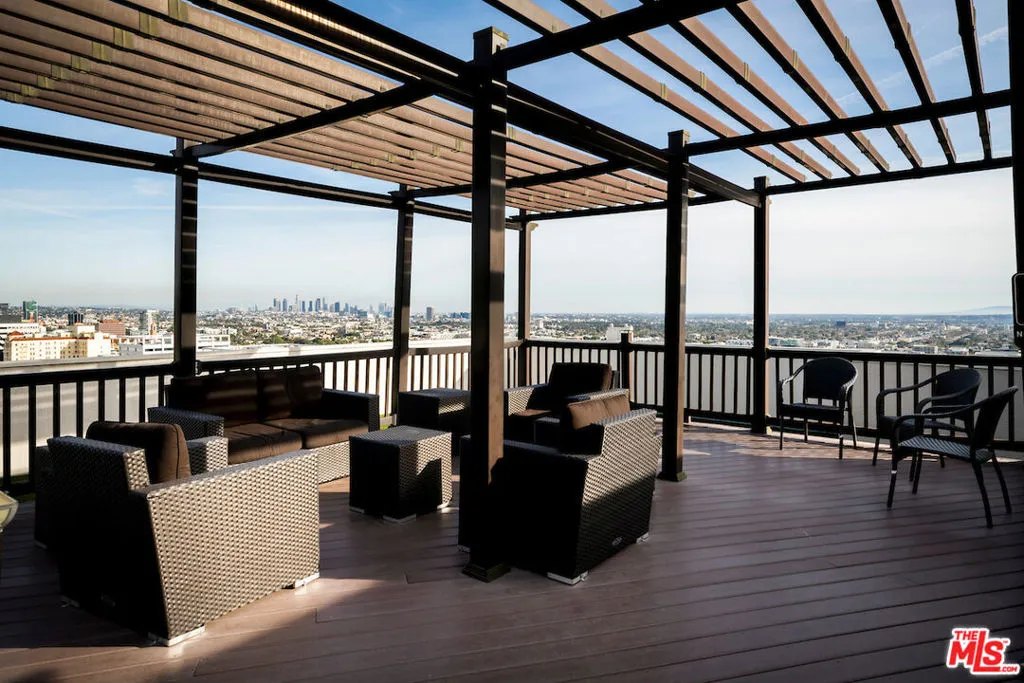 Sundeck Sundeck
