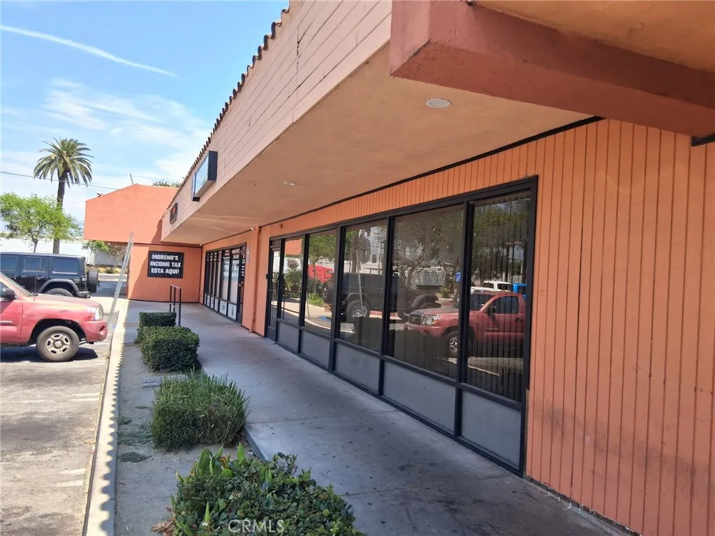 939 W Mission D