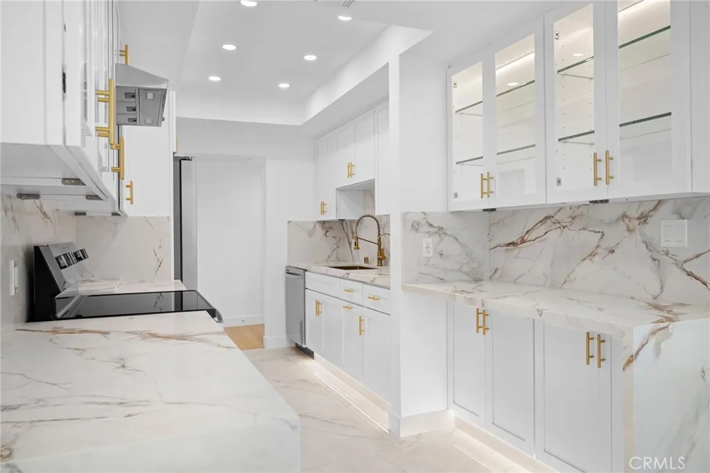 1401 Valley View 329