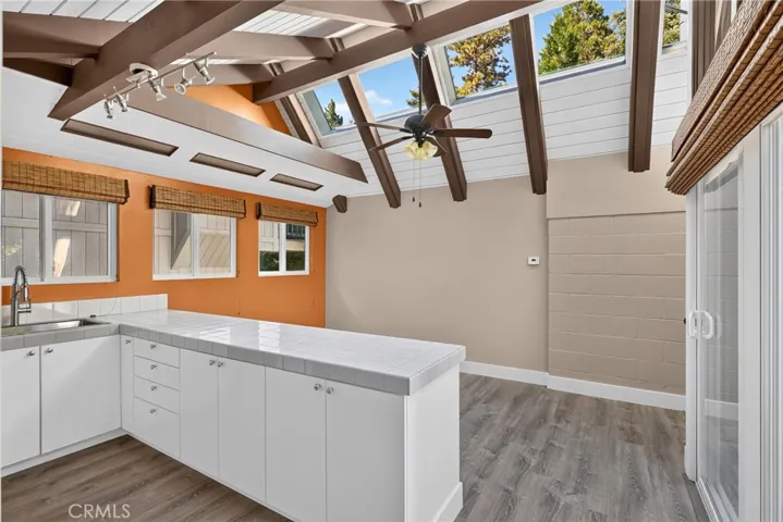 594 W Victoria Court, Lake Arrowhead, California 92352 — photo 4