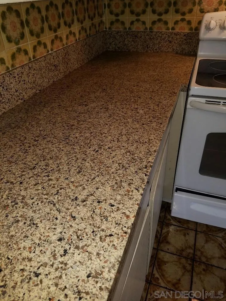 8474 Parkbrook, San Diego, California 92114 — photo 5