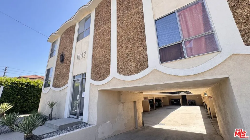 1042 Western Avenue, Glendale, California 91201 — photo 4