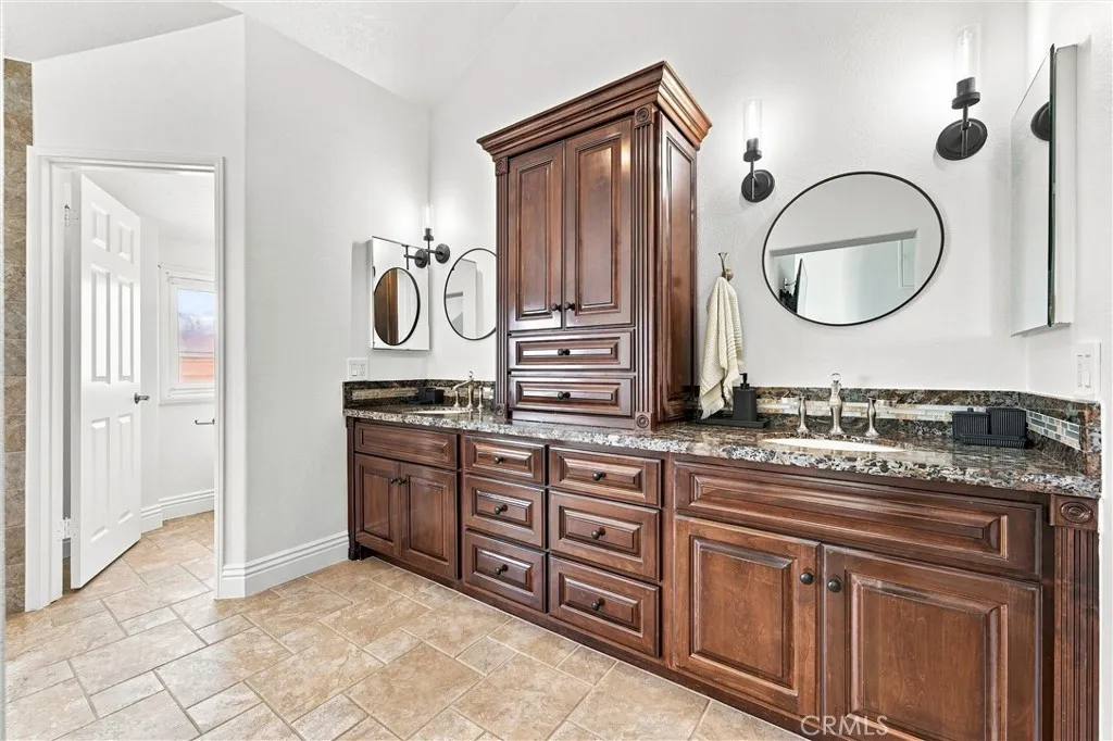 Primary bathroom with a modern touch Primary bathroom with a modern touch