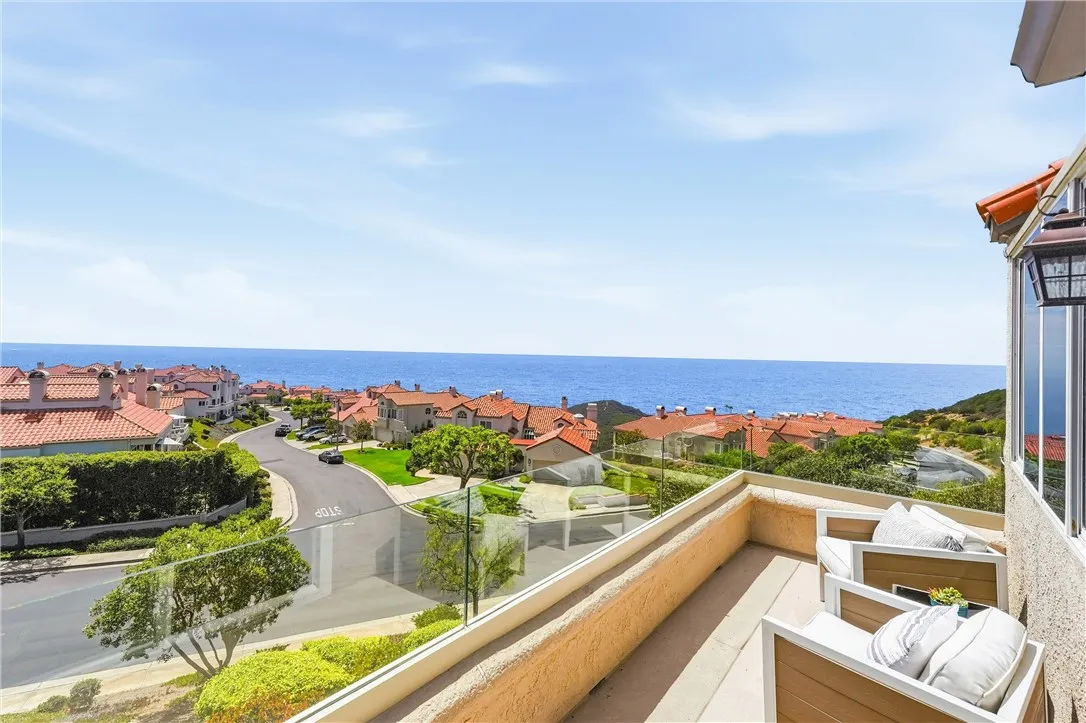 Office deck with stunning ocean views. Office deck with stunning ocean views.