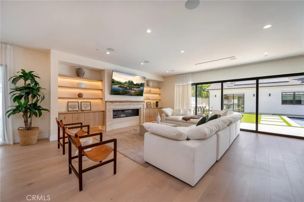 4906 Gaviota, Encino, California 91436 — photo 4