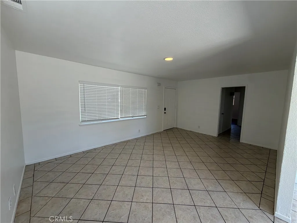 9227 Bruce Avenue, Riverside, California 92503 — photo 5