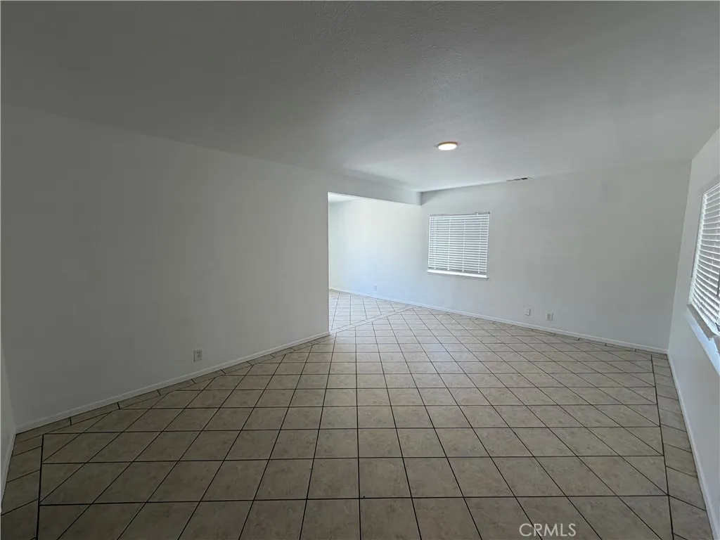 9227 Bruce Avenue, Riverside, California 92503 — photo 4