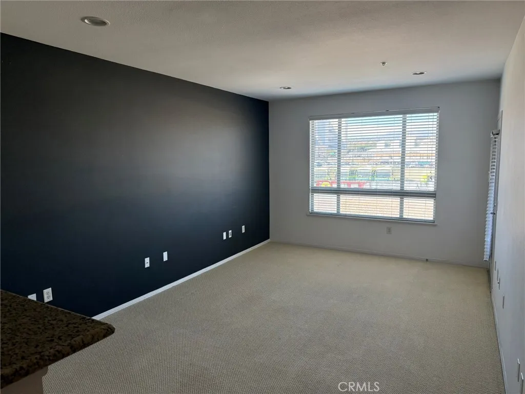 100 S Alameda 220
