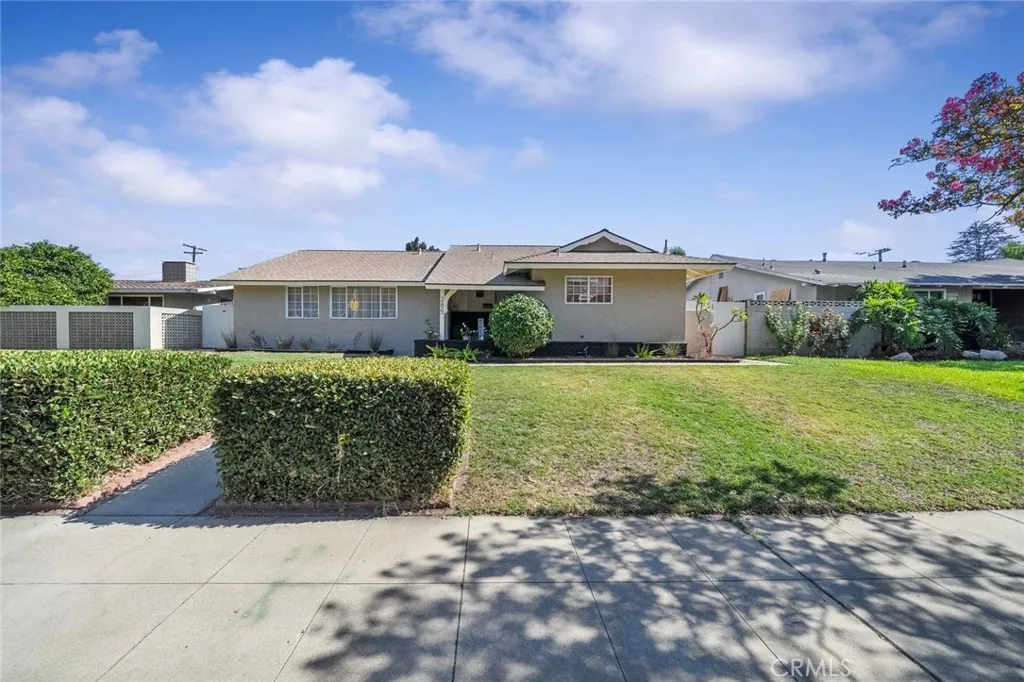 285 E Mckinley Ave