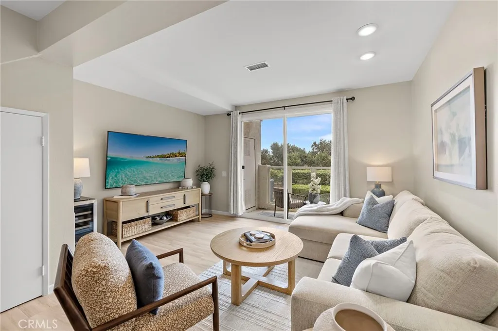 30902 Clubhouse 24e