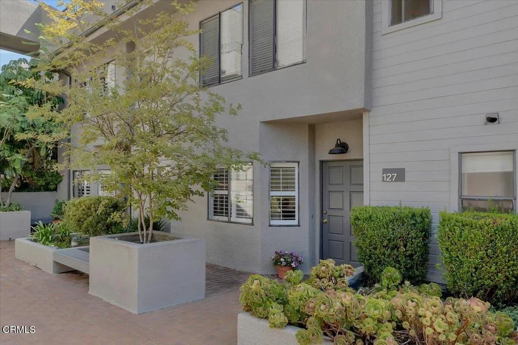 1310 E Orange Grove Blvd