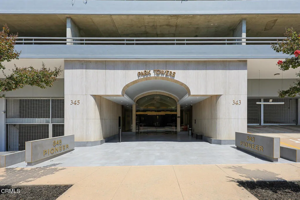 343 Pioneer Drive 101, Glendale, California 91203 — photo 4