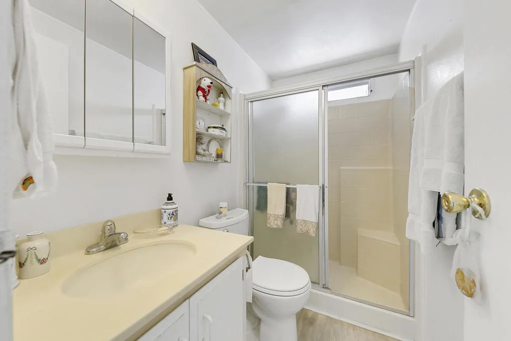 28 BATHROOM MLS 28 BATHROOM MLS