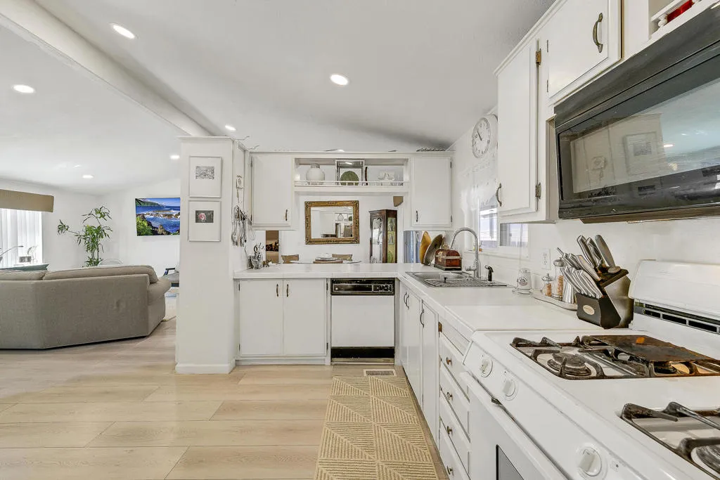 15 KITCHEN MLS 15 KITCHEN MLS