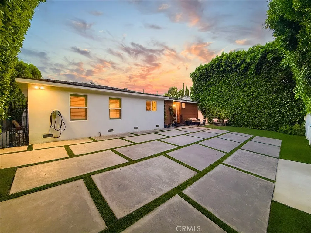 15722 Magnolia, Encino, California 91436 — photo 5