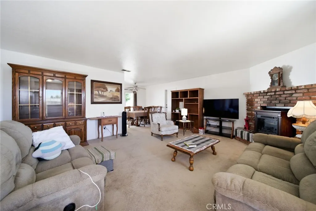 11998 Omak, Apple Valley, California 92308 — photo 5