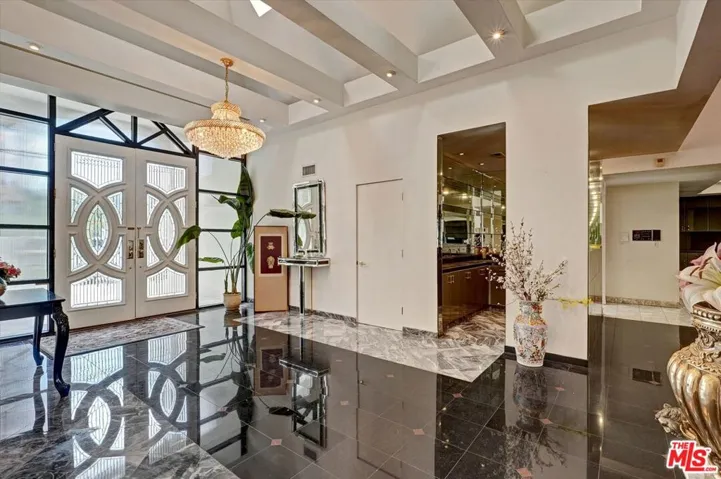 4623 Hayvenhurst Avenue, Los Angeles, California 91436 — photo 4
