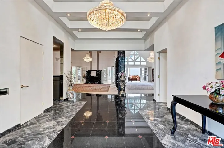 4623 Hayvenhurst Avenue, Los Angeles, California 91436 — photo 5