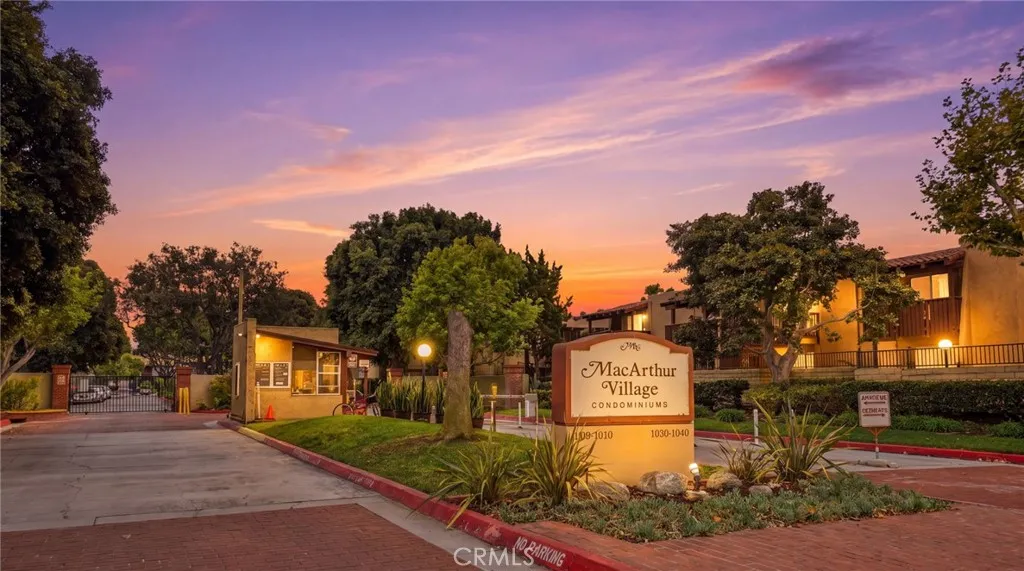 1000 W Macarthur Blvd