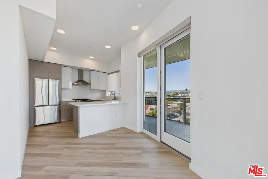 9900 Venice 610, Culver City, California 90232 — photo 5
