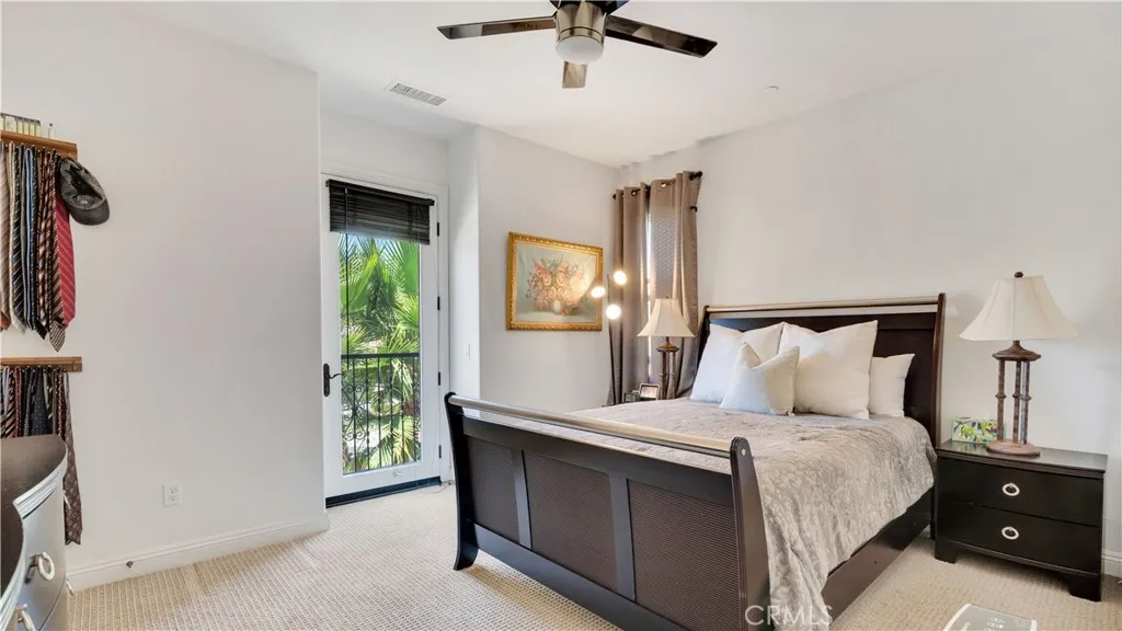 Spacious secondary bedroom with plenty of natural light Spacious secondary bedroom with plenty of natural light