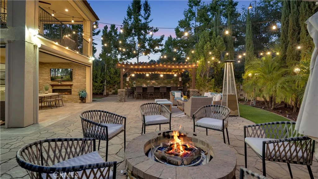 Fire-pit seating area Fire-pit seating area