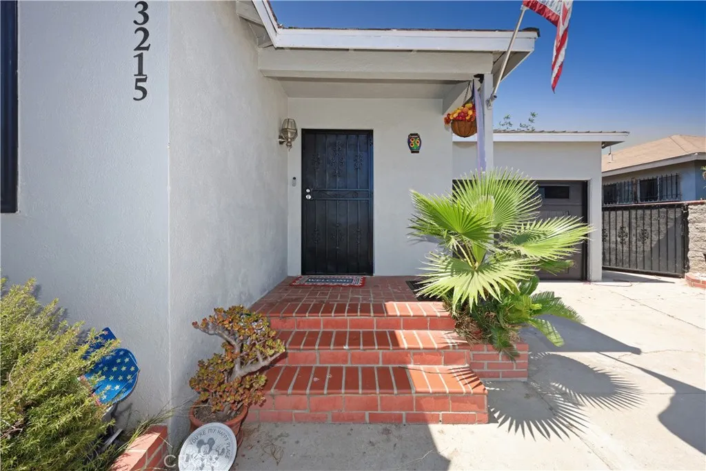 13215 Jarvis, Los Angeles, California 90061 — photo 4