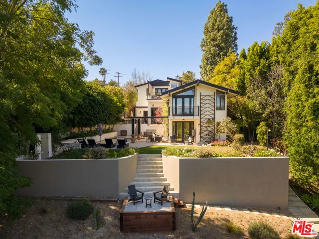 16820 Oak View Drive, Encino, California 91436 — photo 4
