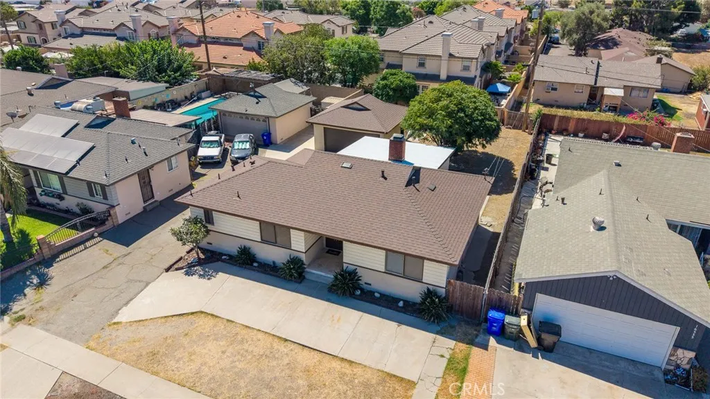 16365 Barbee, Fontana, California 92336 — photo 5