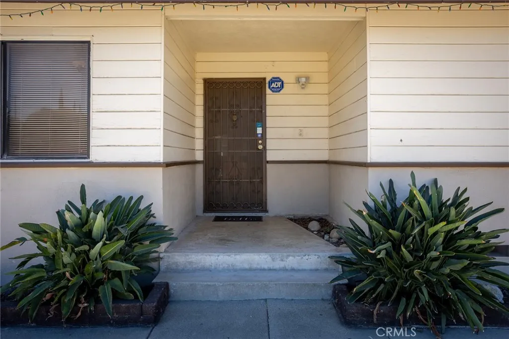 16365 Barbee, Fontana, California 92336 — photo 4