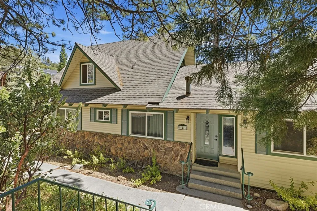 943 Nadelhorn, Lake Arrowhead, California 92352 — photo 4