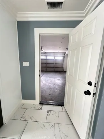 Entrance to 2 car garage