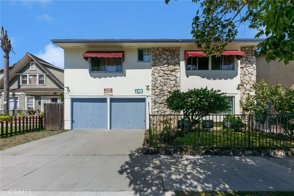1123 Cedar