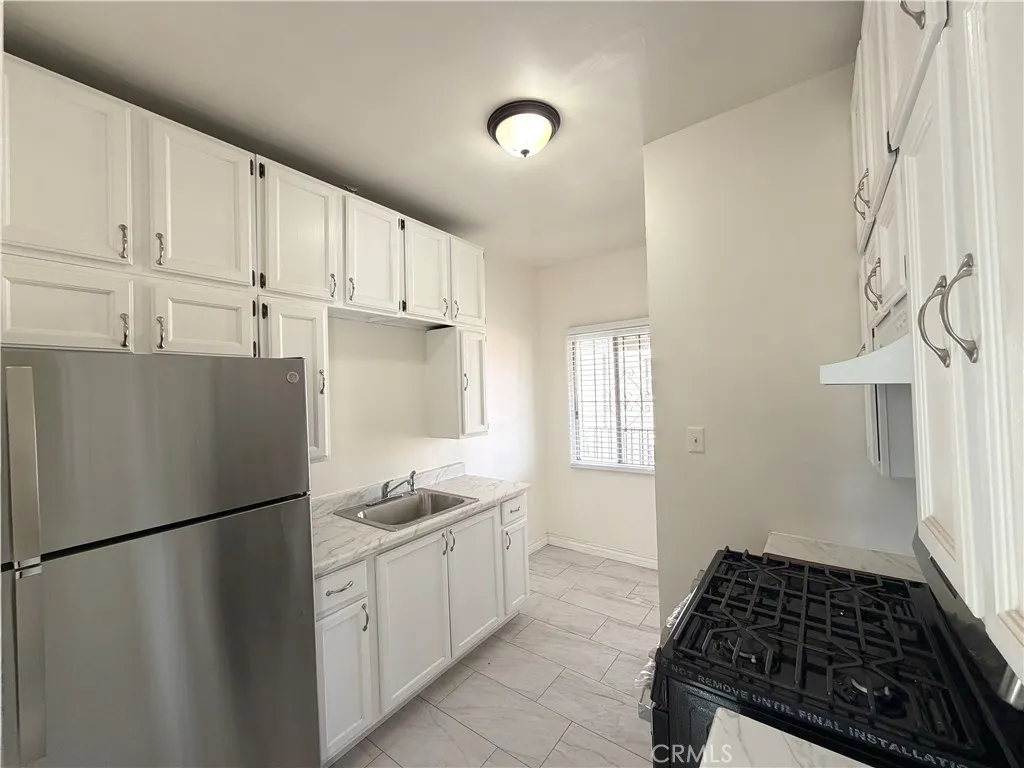 5038 Denker Avenue 1/4, Los Angeles, California 90062 — photo 4
