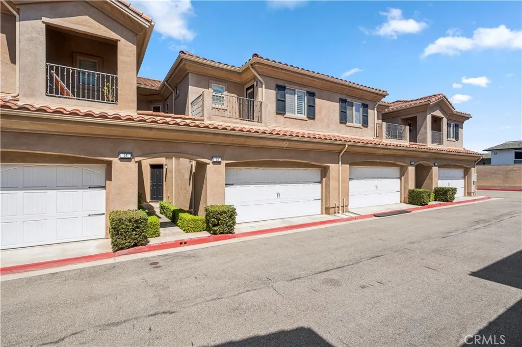 20402 Santa Ana 13