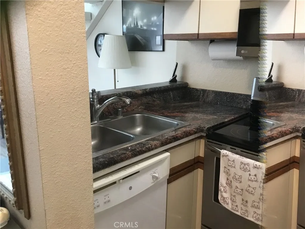 Kitchen With Stain Still Applainces