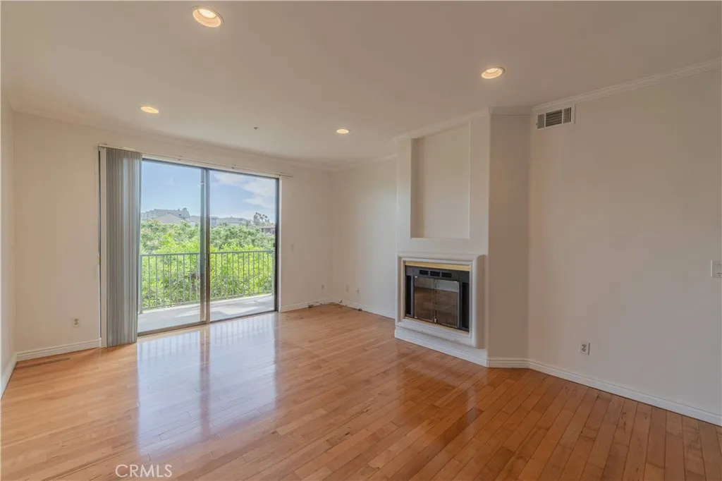 555 Maine Avenue 303, Long Beach, California 90802 — photo 5