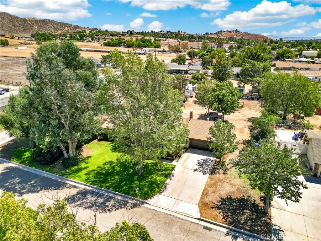 8636 Terrie, Riverside, California 92509 — photo 4